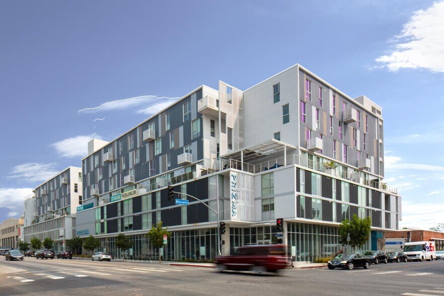 More Photos Of 900 N La Brea Ave, West Hollywood Apartments For Lease