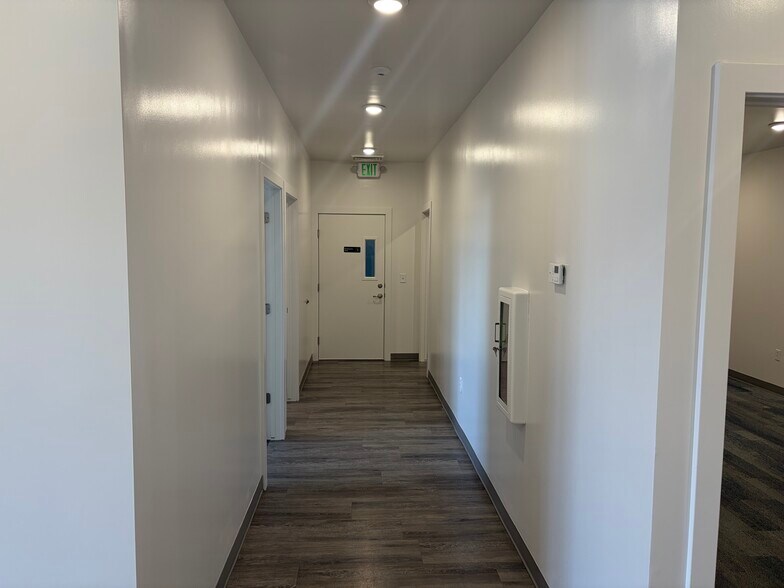 More Photos Of 740 W 500 S, West Bountiful Light Distribution For Lease