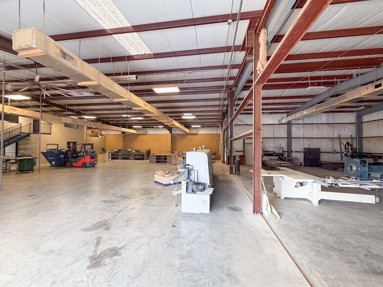 More Photos Of 3642 Bacor Rd, Houston Warehouse For Sale
