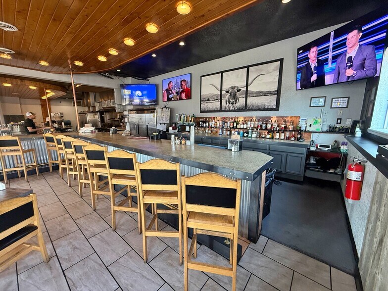 More Photos Of 205 S Arizona, Butte Restaurant For Sale