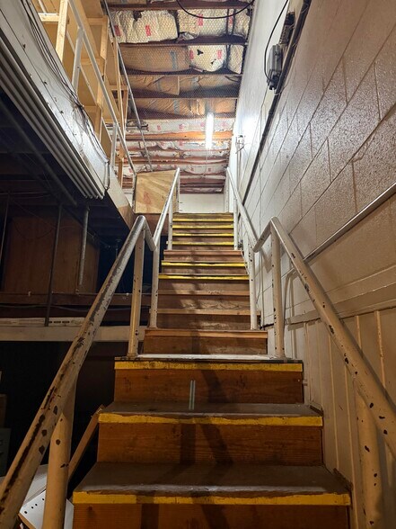 More Photos Of 11223 Washington Blvd, Whittier Freestanding For Sale