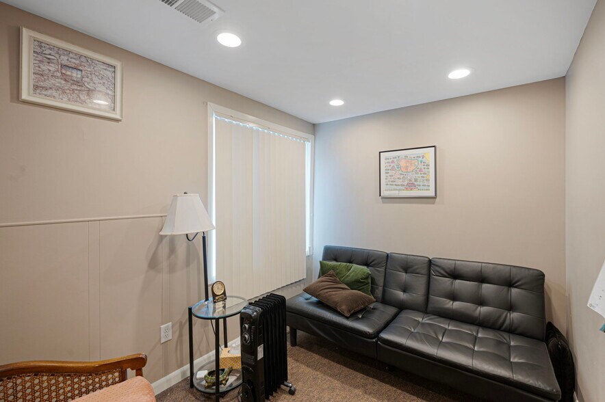 More Photos Of 3826 W Broadway Ave, Minneapolis Medical For Sale