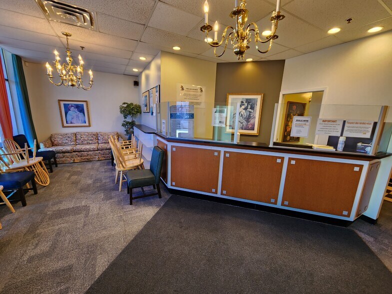 More Photos Of 135 Av 25e, St-Eustache Storefront For Lease