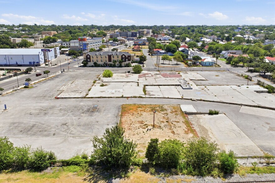 More Photos Of 1220 E Commerce St, San Antonio Land For Sale
