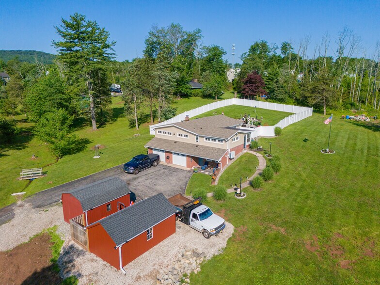 More Photos Of 417 Mountain Rd, Lebanon Specialty For Sale