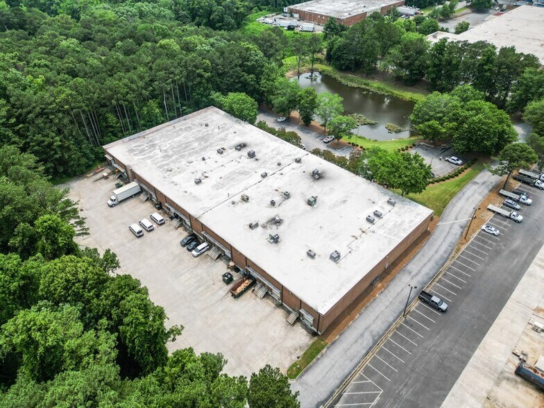 More Photos Of 2137 Flintstone Dr, Tucker Manufacturing For Lease