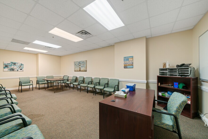 More Photos Of 60 Highway 22, Milledgeville Showroom For Sale