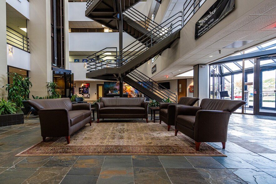 More Photos Of 2224 Bay Area Blvd, Houston Office For Sale