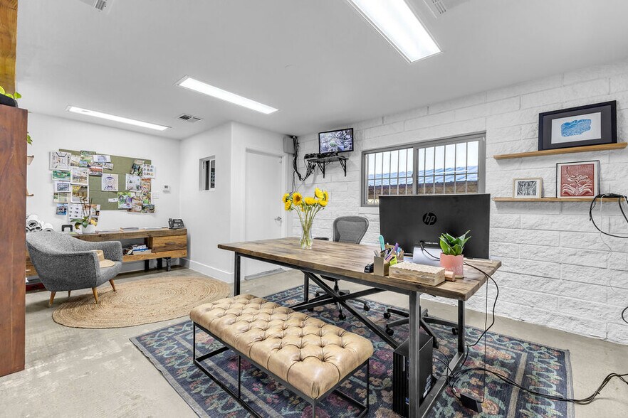 More Photos Of 81500 Industrial Pl, Indio Warehouse For Sale