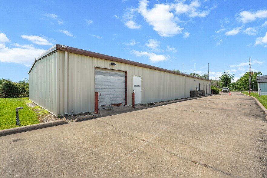 More Photos Of 4631 11th st, Brookshire Warehouse For Sale