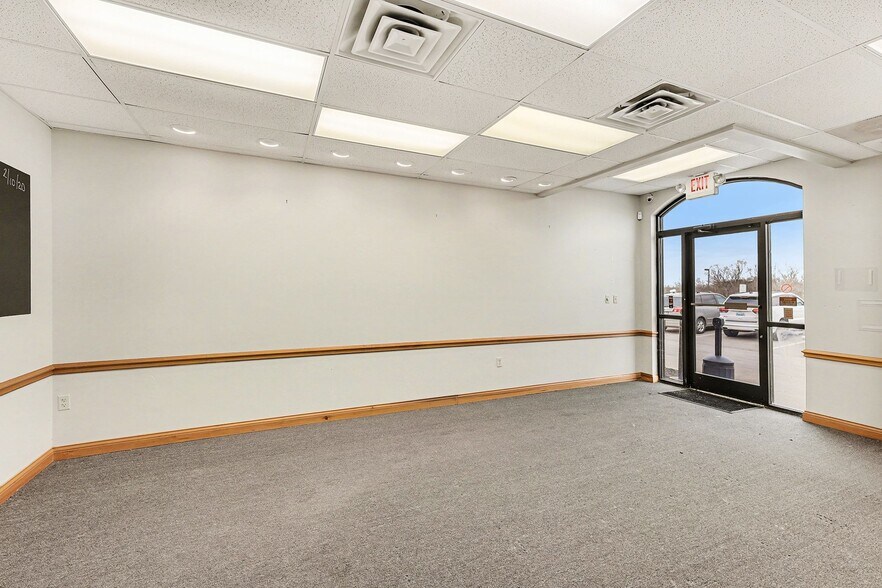 More Photos Of 599 Freedom Park Dr, Edgewood Medical For Lease