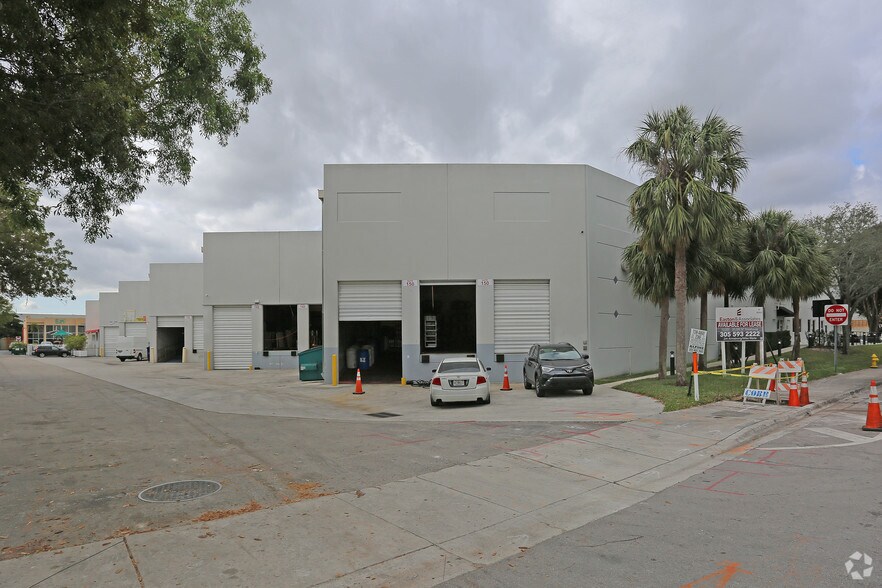 More Photos Of 10400 NW 33rd St, Miami Warehouse For Lease