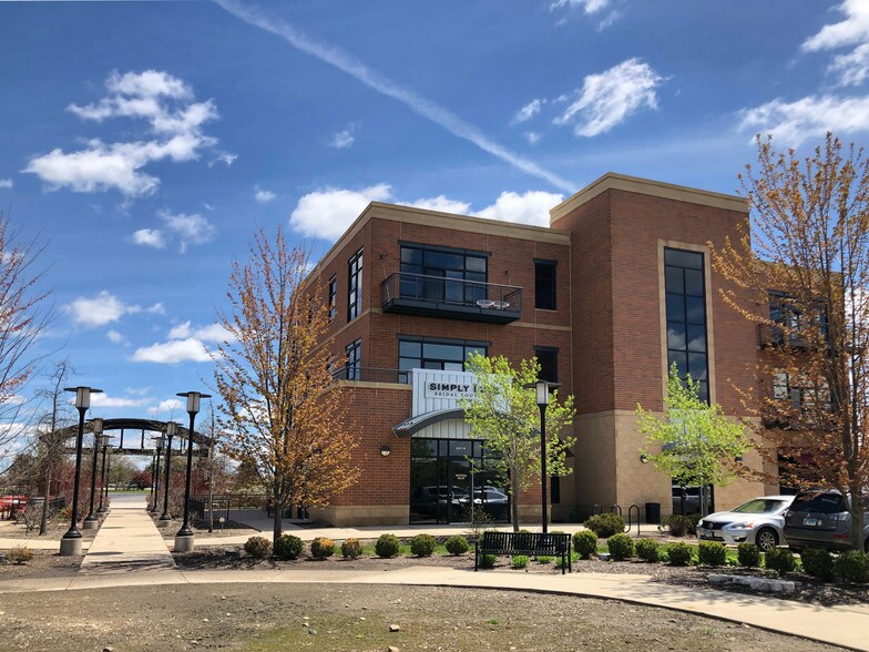 More Photos Of 2390 Esplanade Dr, Algonquin Office For Lease