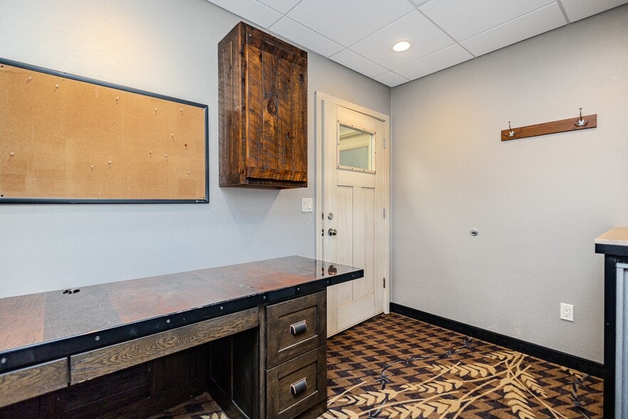 More Photos Of 1200 SW Brookside Cir, Grimes Warehouse For Lease