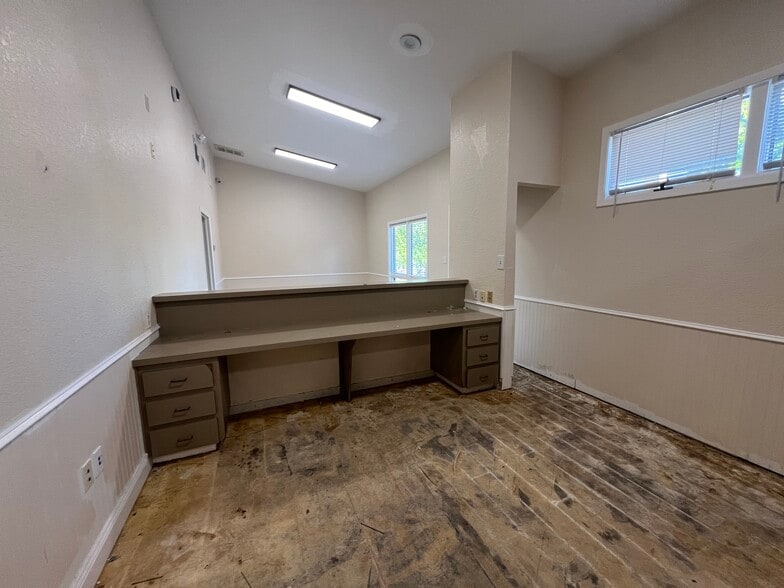More Photos Of 5427 Water St, New Port Richey Medical For Sale