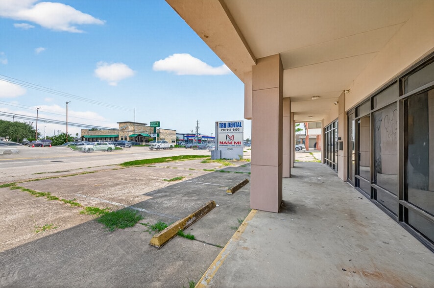 More Photos Of 7006 Spencer Hwy, Pasadena Freestanding For Sale