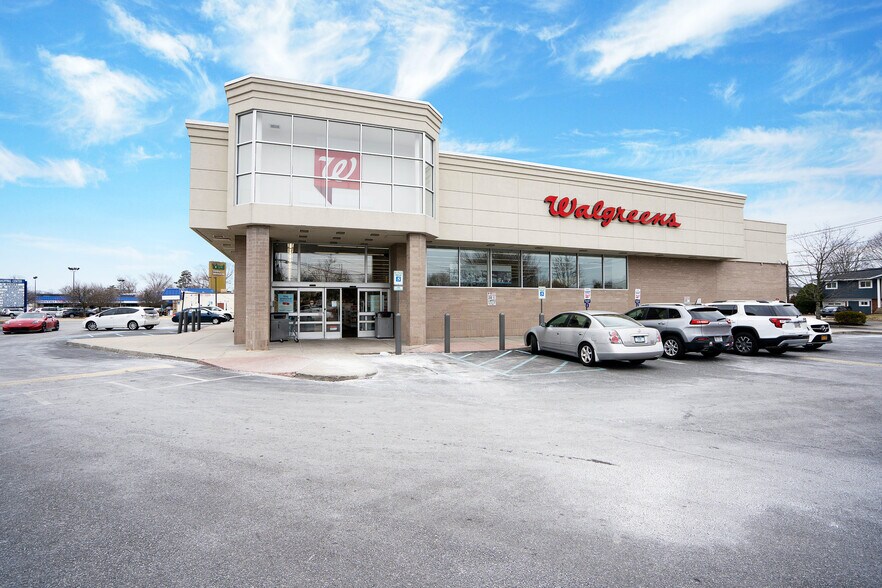 More Photos Of 918 Main St, Farmingdale Storefront For Sale