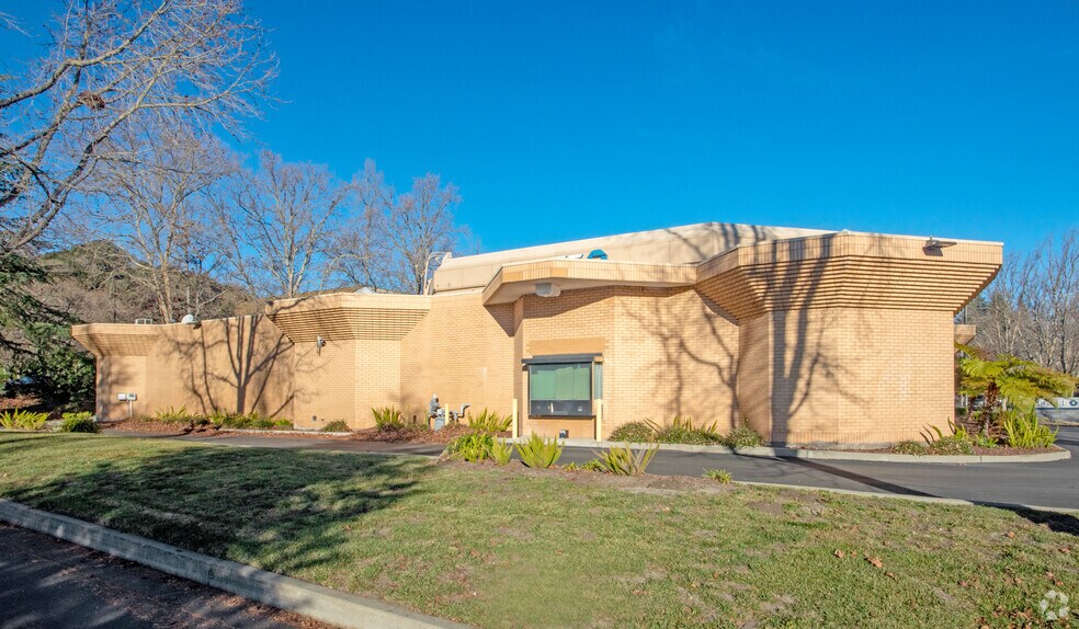 More Photos Of 5800 Stoneridge Mall Rd, Pleasanton Bank For Sale