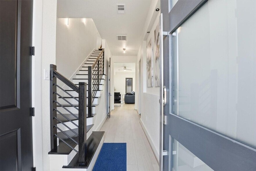 More Photos Of 7908 Brandon St, Houston Multifamily For Sale