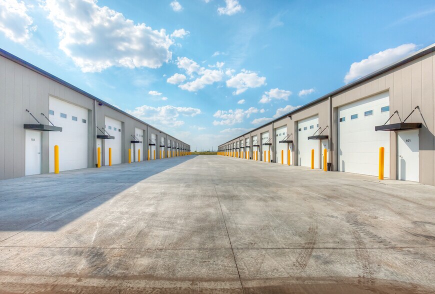 More Photos Of 1585 NW Gettysburg Ln, Waukee Flex For Sale