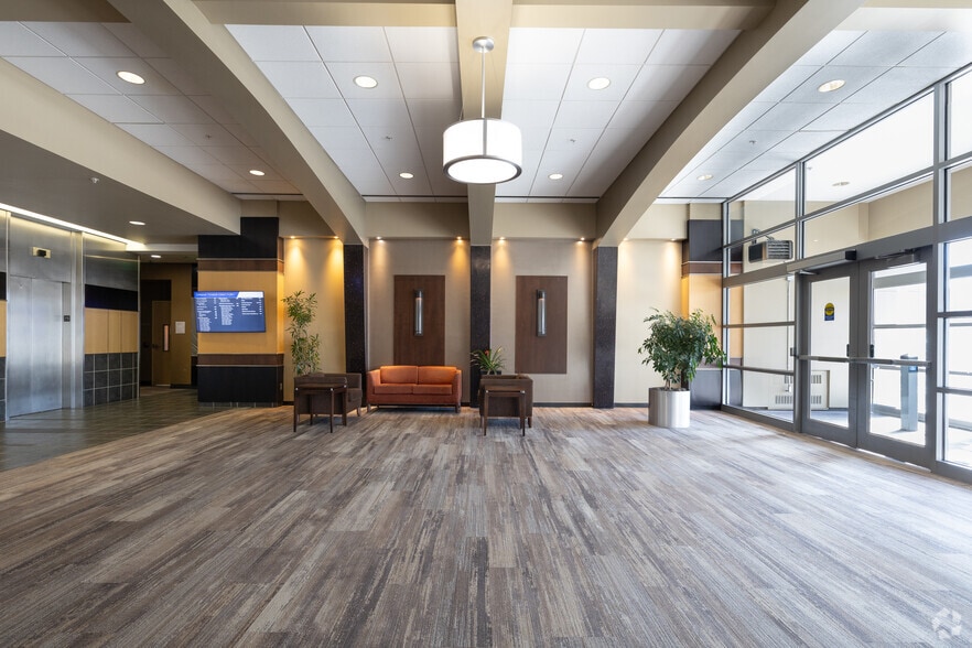 More Photos Of 2120 S 72nd St, Omaha Office For Lease