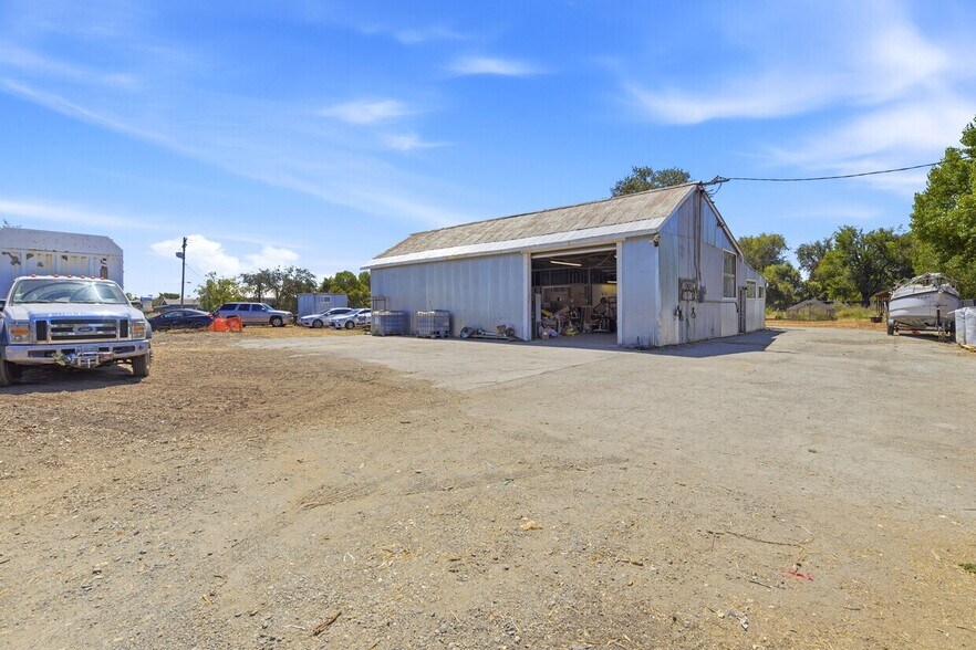 More Photos Of 10095 Monterey Rd, Gilroy Industrial For Sale