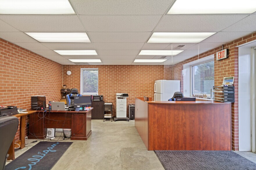 More Photos Of 20 McCarty Rd, Fredericksburg Industrial For Sale