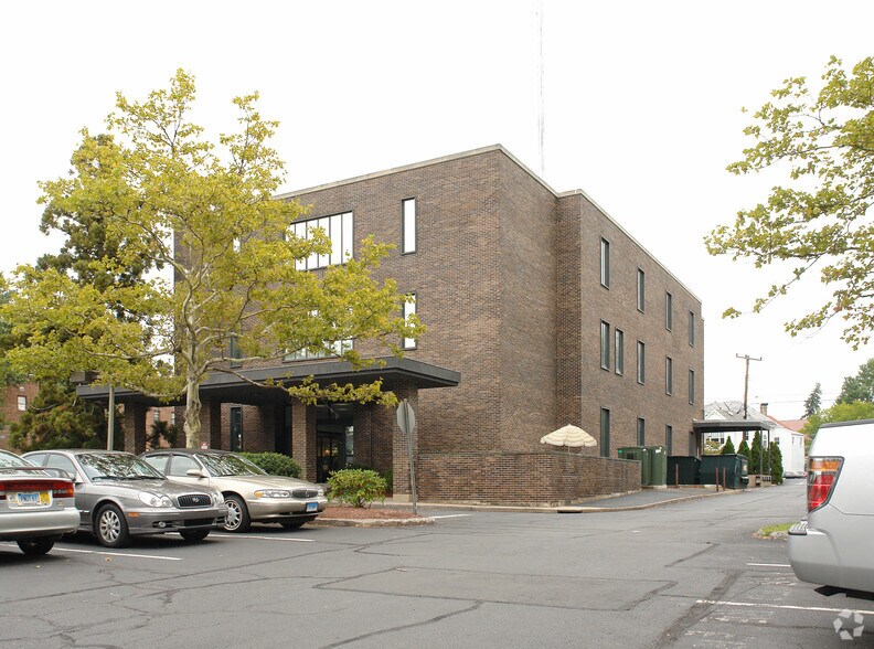 More Photos Of 815 Farmington Ave, West Hartford Office For Sale
