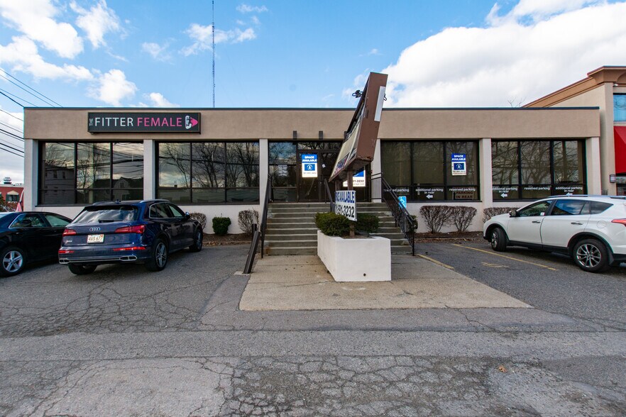 More Photos Of 33 Highland Ave, Needham Storefront For Lease