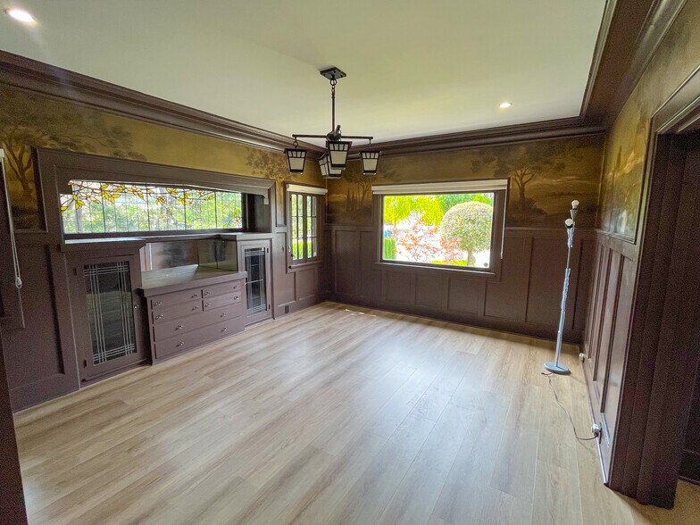 More Photos Of 658 S Bronson Ave, Los Angeles Office Residential For Sale