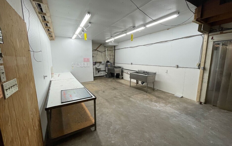 More Photos Of 537 Ontario St, St Catharines Supermarket For Sale