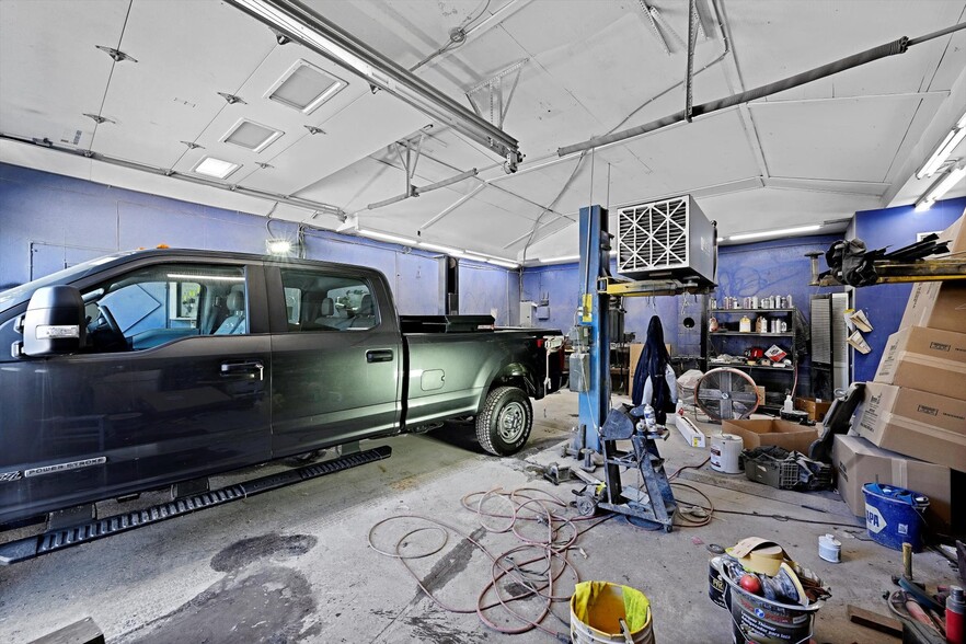 More Photos Of 2451 Baltimore Blvd, Finksburg Auto Repair For Sale
