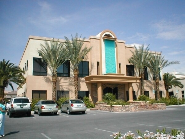 More Photos Of 2575 Montessouri St, Las Vegas Loft Creative Space For Lease