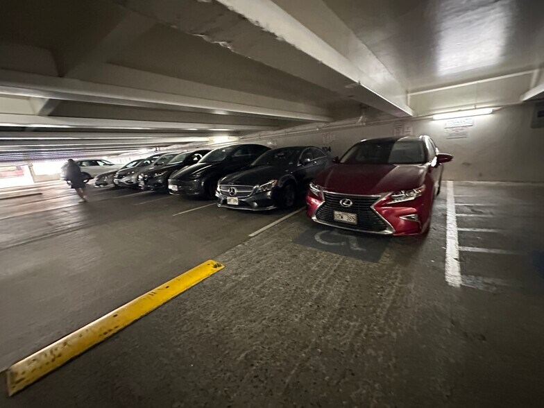 More Photos Of 1617 Kapiolani Blvd, Honolulu Apartments For Sale