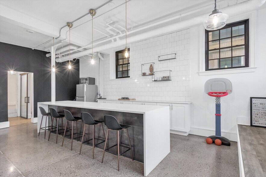 More Photos Of 4401-4417 2nd Ave, Detroit Apartments For Lease