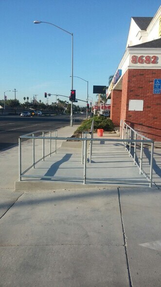 More Photos Of 8682 Beach Blvd, Buena Park General Retail For Lease