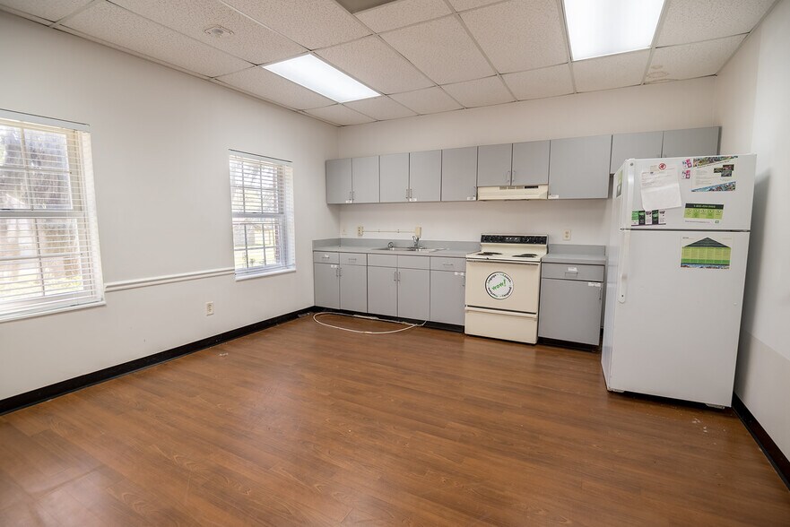 More Photos Of 300 W Main St, Lake Butler Storefront Retail Office For Sale