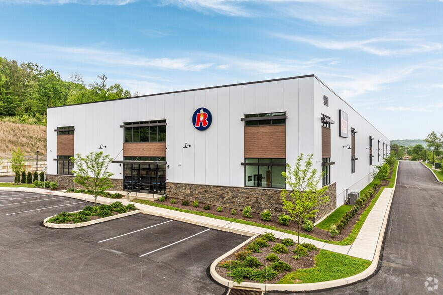 Primary Photo Of 901 Skelp Level Rd, Downingtown Warehouse For Lease
