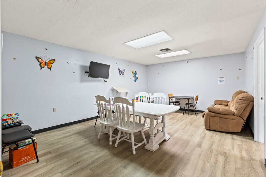 More Photos Of 260 S Marion Ave, Lake City Medical For Lease