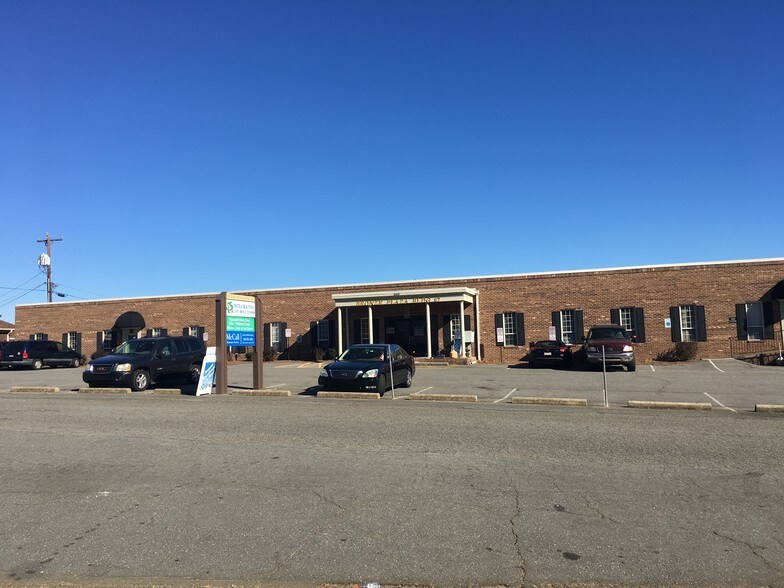 More Photos Of 6350 Cephis Dr, Clemmons Unknown For Lease