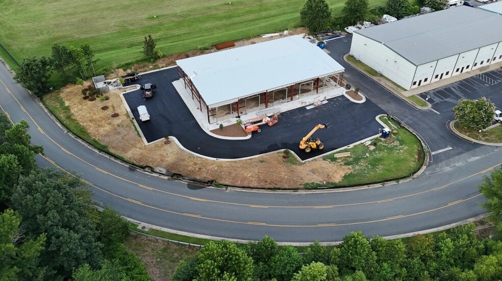 More Photos Of 3406 Shannon Park Dr, Fredericksburg Warehouse For Lease