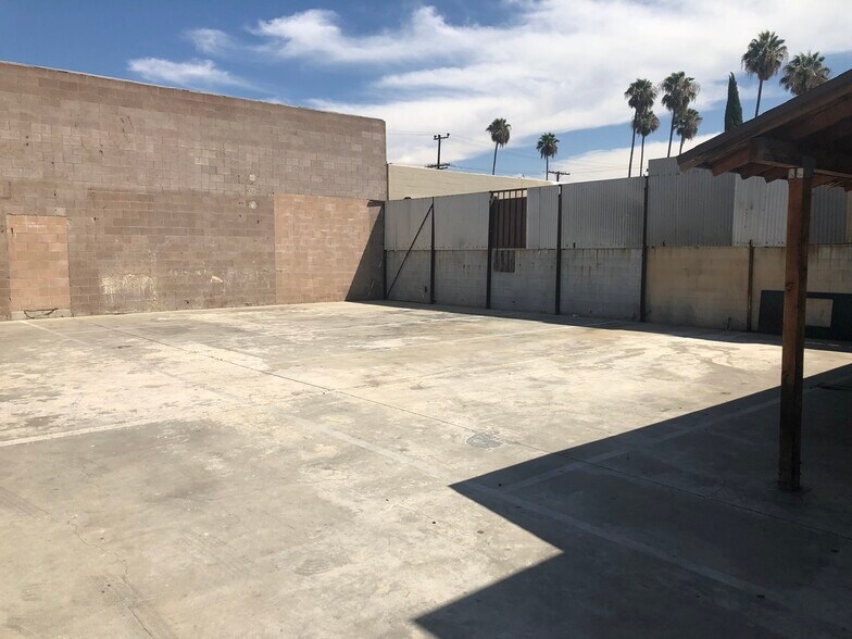 More Photos Of 14655-14657 Lull St, Van Nuys Warehouse For Sale
