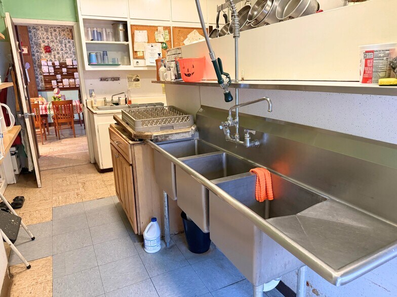 More Photos Of 4 Washington Park, Oxford Healthcare For Sale