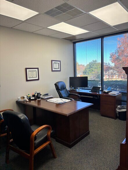 More Photos Of 330 Pelham Rd, Greenville Office For Lease