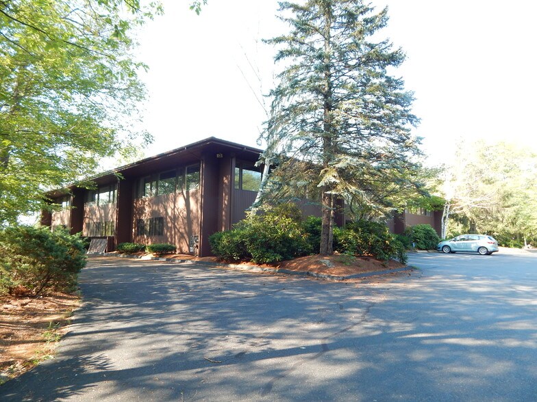 More Photos Of 409 Fortune Blvd, Milford Office For Lease