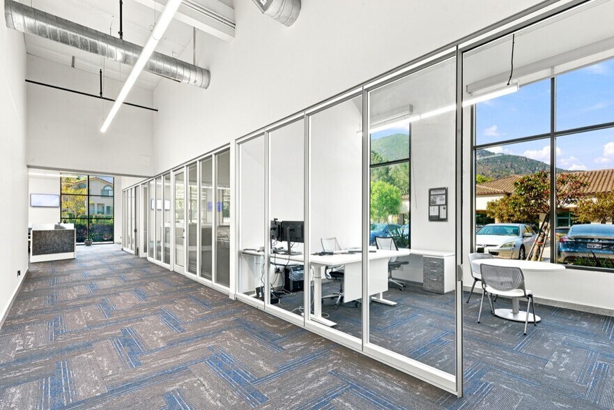 More Photos Of 815 Camarillo Springs Rd, Camarillo Office For Sale