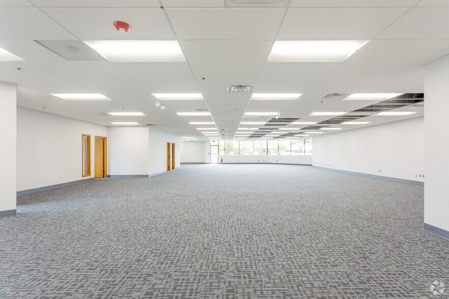 More Photos Of 31572 Industrial Rd, Livonia Unknown For Lease