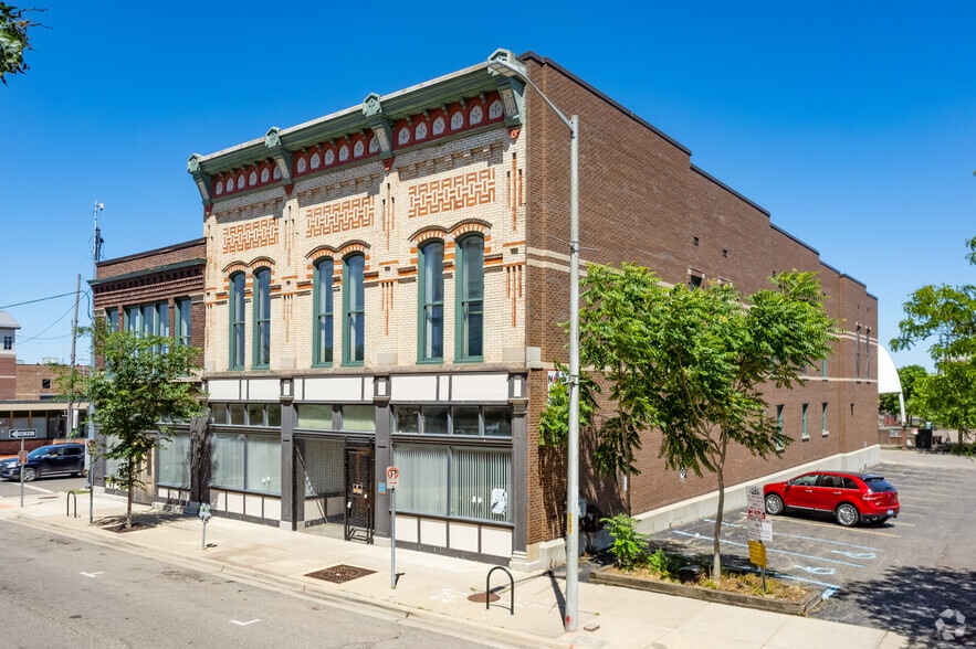 Primary Photo Of 348 N Burdick St, Kalamazoo Medical For Lease