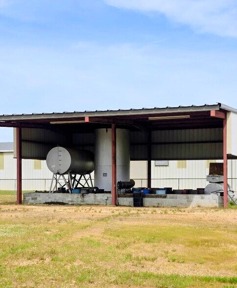 More Photos Of 1431 MS-69 S, Columbus Industrial For Lease