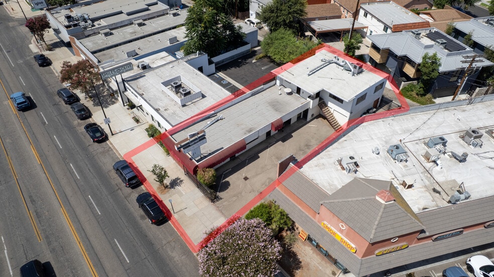 More Photos Of 915 W Olive Ave, Burbank Office For Sale